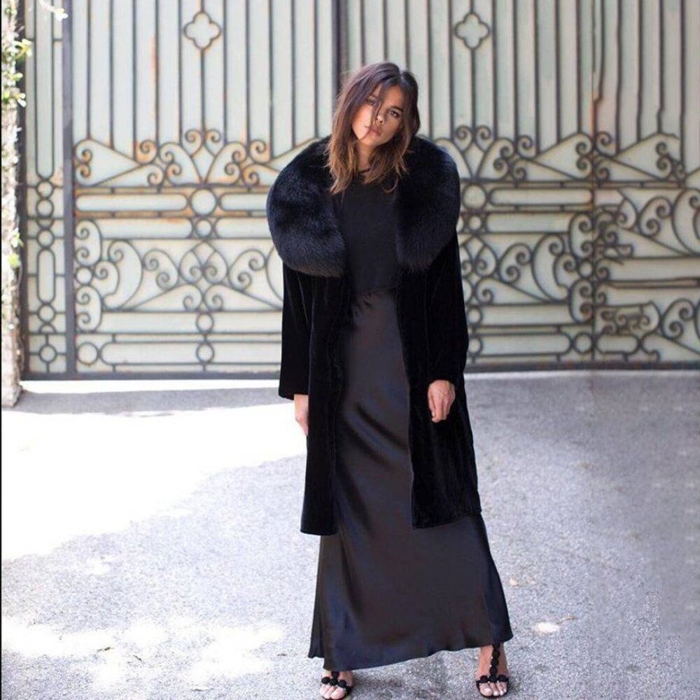 THE PERFEXT The Penelope Fur and Velvet Coat in Burgundy - Picture 8 of 9
